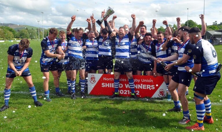 Ravens Rygby Ruthun Clwb Rygbi Rhuthun